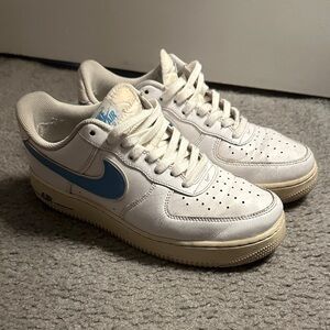 Nike Men's Size 9 University Blue Air Force 1s!